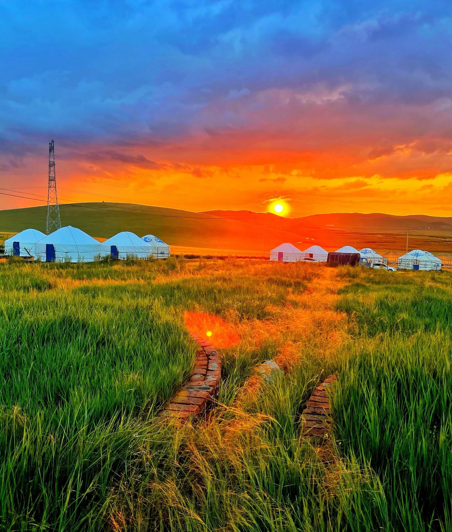 辉火星原：从鲜花草原到外星地质，内蒙古4-5日多元地貌沉浸式慢游全攻略