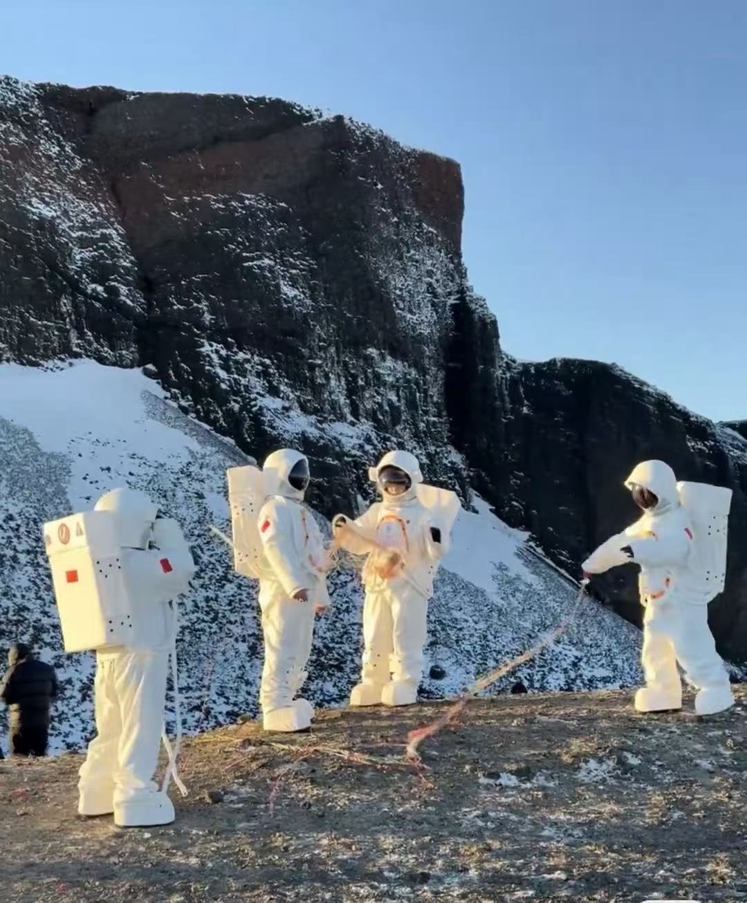 冰火之恋：5天4晚内蒙古冬日探险，奔赴一场火山与冰雪的极致浪漫