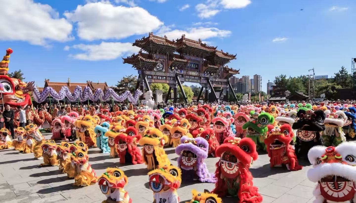 【深度亲子游】5天4晚纵横内蒙古：草原星空、瑞士风情徒步与大漠光影的奇幻之旅